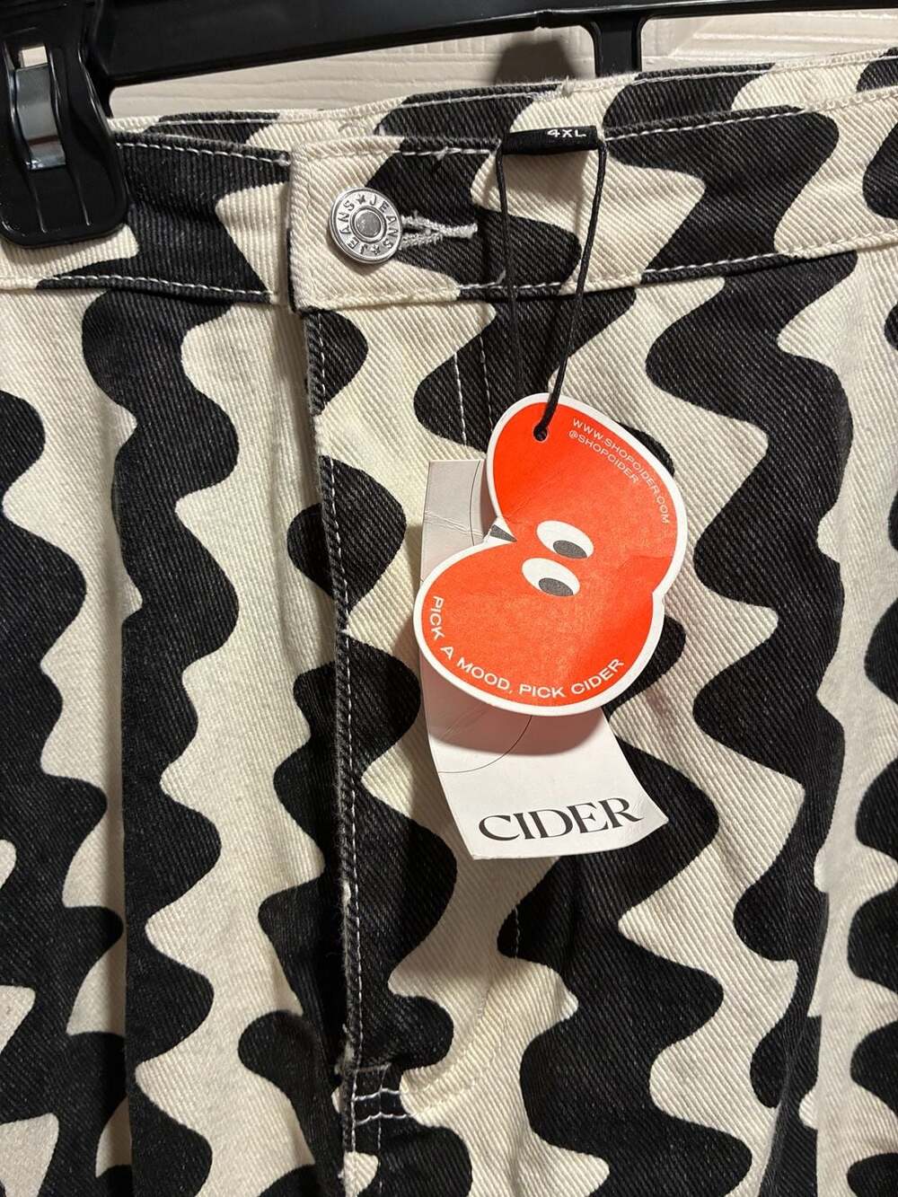 Cider Wavy Print Jeans Size 4XL Black and off White Denim Pants